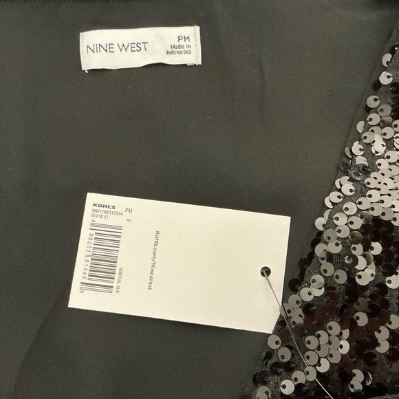 NWT Nine West Black Sequin V-Neck Lined Sleeveless Top Petite Medium PM - Picture 3 of 6